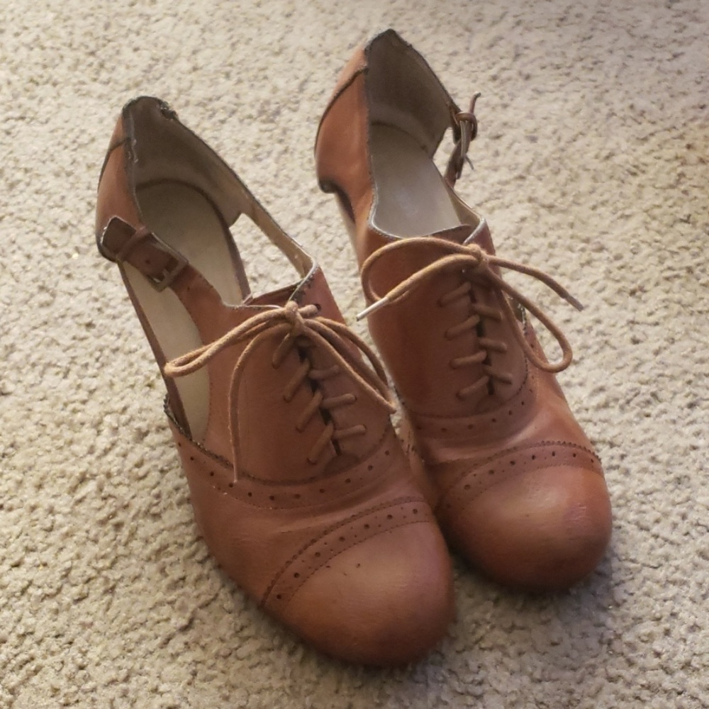 Super cute ankle shoes